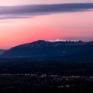 Grand Crêt d'Eau Grand Credo jura massif pays de gex montsjura station sunrise lever de soleil cessy mourey montagne mountain ciel orange snow neige sommet summit sony