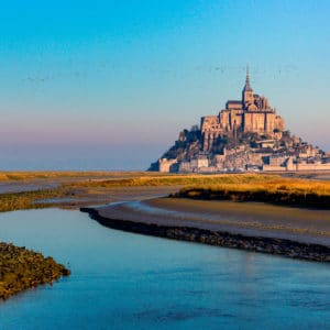 mont saint michel normandie normandy france monument touristique baie manche lever de soleil