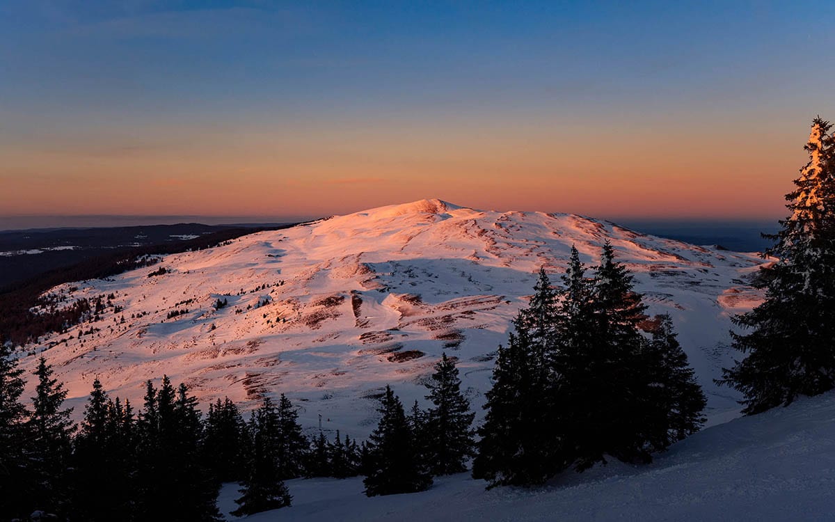 lelex montsjura montagne station ski hiver pays de gex ain jura coucher de soleil colomby de gex golden hour neige photographie paysage