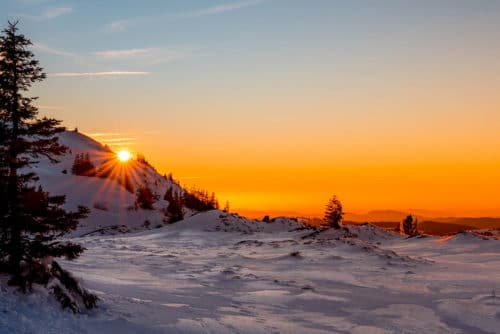lelex montsjura montagne station ski hiver neige pays de gex ain jura coucher de soleil grand crêt ciel orange photographie paysage