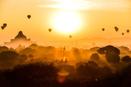 mongolfière robin favier photographies photographe paysage nature landscape voyage bagan myanmar burma birmanie pagode lever de soleil baloon asie asia sunrise golden hour